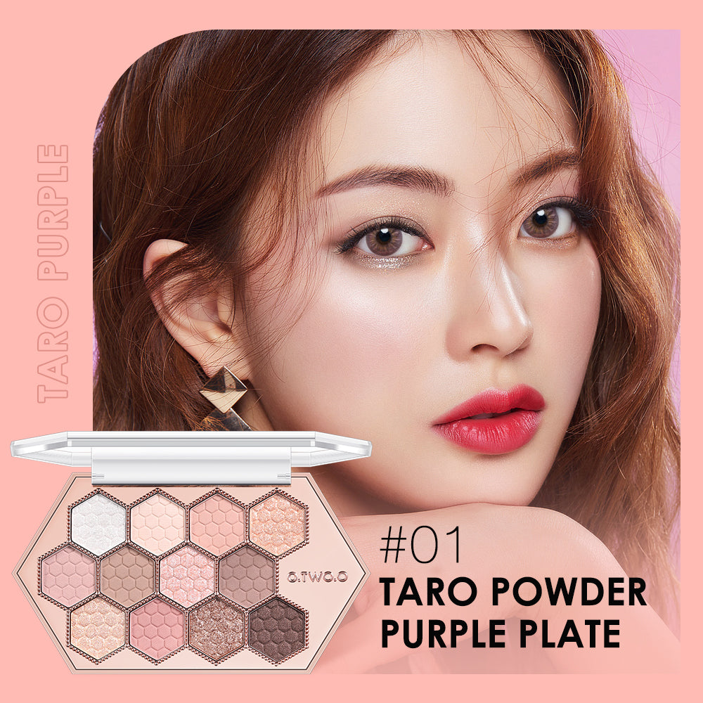 Honeycomb Hexagonal Eyeshadow Palette with Natural Highlight and Twelve Vibrant Shades